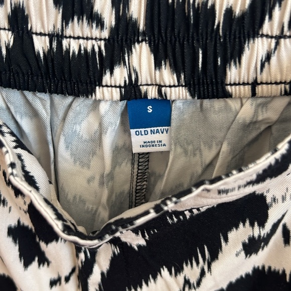 NWT OLD NAVY IKAT PANTS - Picture 3 of 5